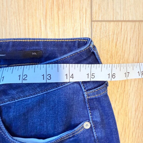 💙 Banana Republic Premium Denim Curvy Mid-Rise Skinny Jeans | Size 30L - Picture 6 of 11